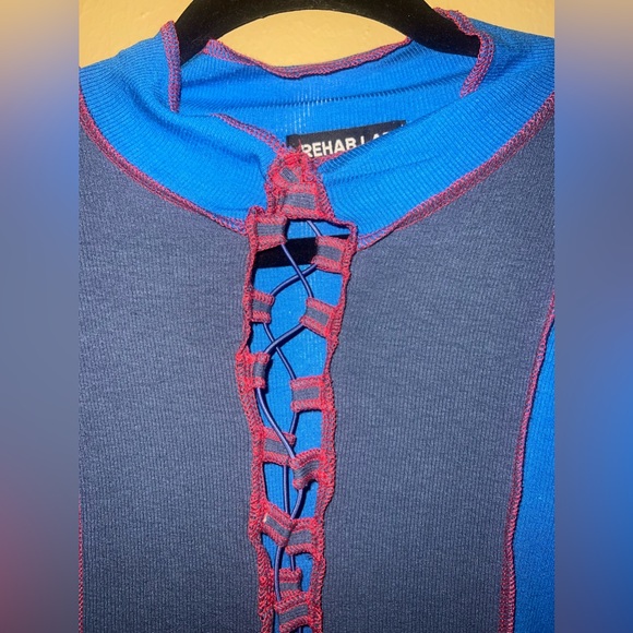 🔥HP🔥 Blue & Red Open Lace Front Up Distressed Top - Picture 6 of 12